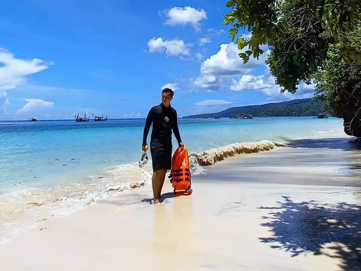 Pantai Teluk Penyu: Rahasia Sunset yang Bikin Ngilu di Cilacap
